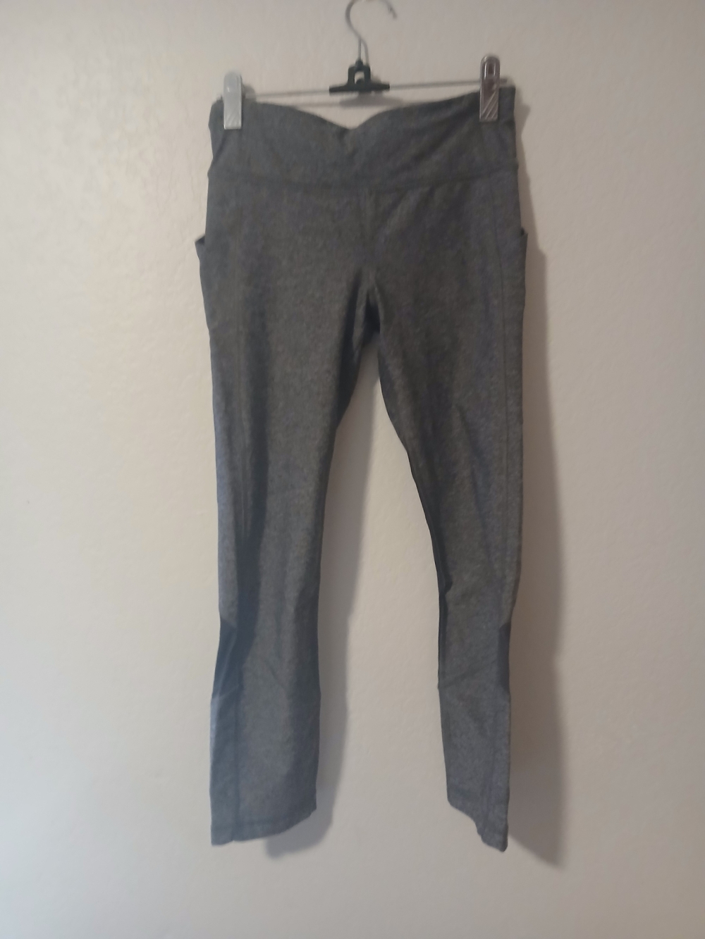 Womens' Gray Lululemon Cropped Leggings -